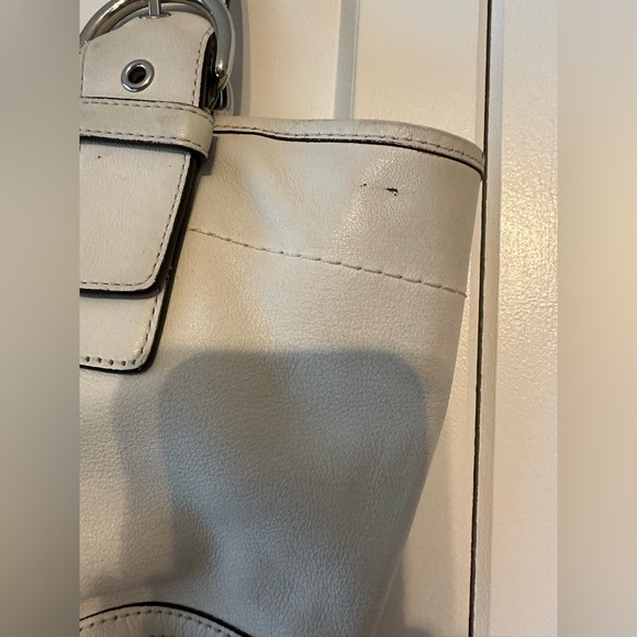 Coach White Leather Purse, Y2K Vintage, Early 2000’s - Picture 3 of 16